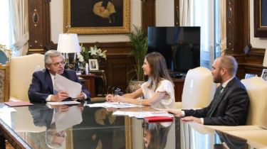 Fernández, Guzmán y Raverta ultiman los detalles del bono para jubilados