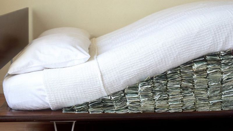 Para ganarle a la inflación: ¿dónde invertir la plata guardada bajo el colchón?