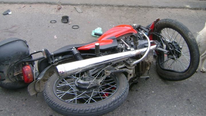 Doble fractura para un adolescente tras chocar con 'el enemigo de las motos'