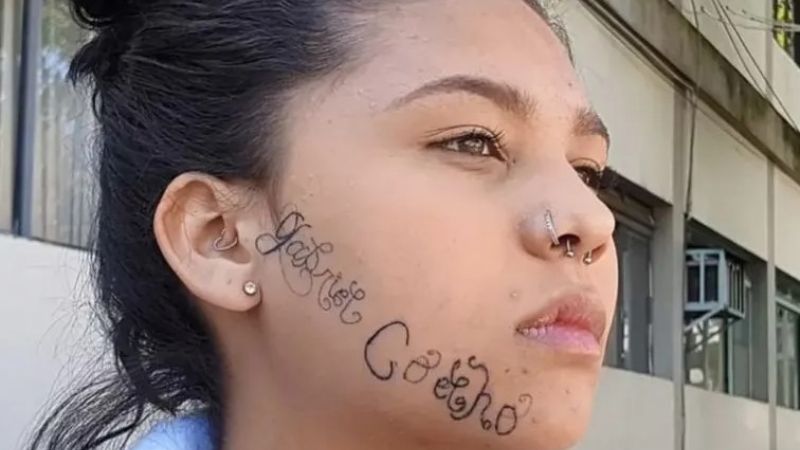 El más toxico: ató a su ex y le tatuó la cara para marcarla como su 'propiedad'