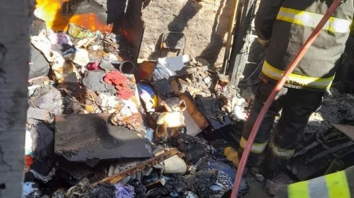 Incendio y drama en Pocito: el fuego dejó graves daños