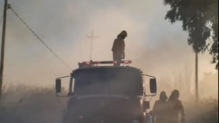 Impresionante incendio arrasó 4 hectáreas en Albardón