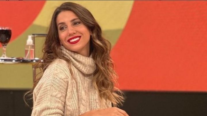 Cinthia Fernández posó sexy para lanzar su línea de maquillajes