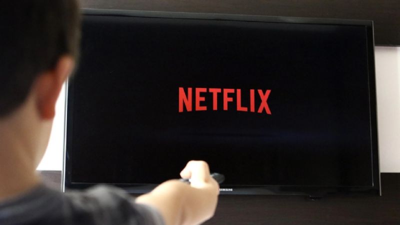 Tras el aumento de tarifas: Netflix perdió casi un millón de suscriptores