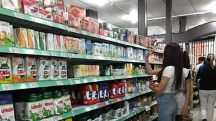 En un supermercado de Rawson detectaron productos vencidos en las gondolas