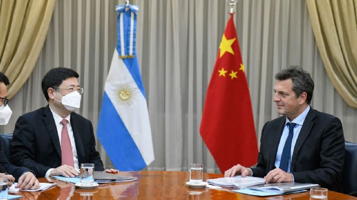 Minería, tema clave en la reunión entre Massa y el embajador de China