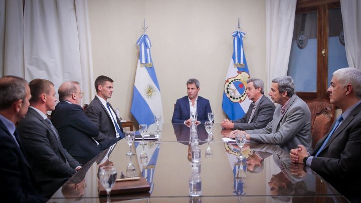 Uñac se reunió con representantes de Josemaría