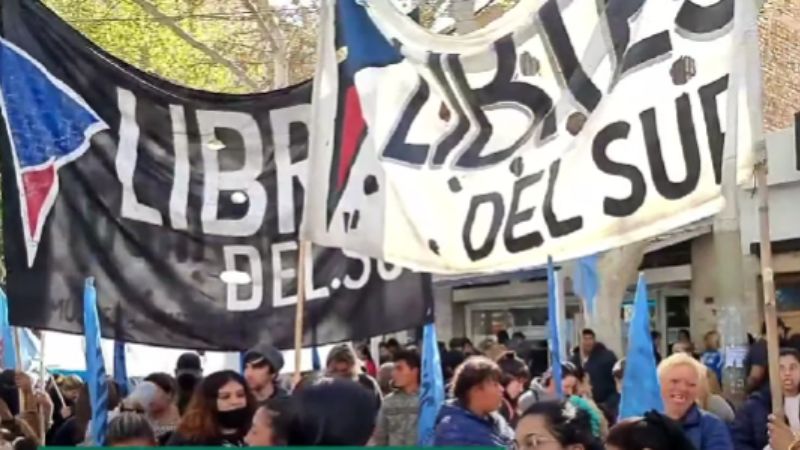 Miércoles agitado en ANSES: jóvenes protestan por recortes en los planes