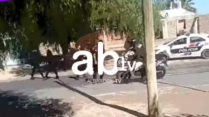 Confusión y tiros en Albardón: dos policías heridos en una presunta detención