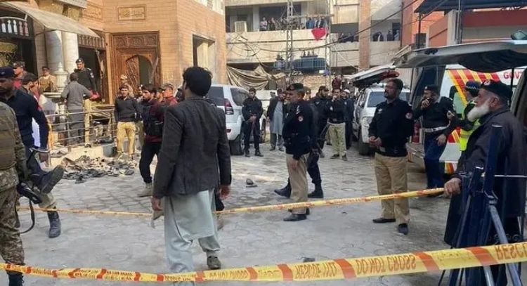 Se inmoló en una mezquita: casi 30 víctimas fatales y más de 140 heridos