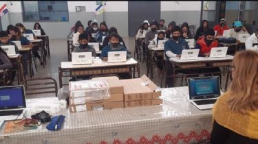 Durante el 2022, casi 22 mil alumnos sanjuaninos se computarizaron con notebooks y tablets