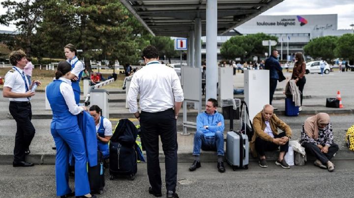 Evacuaron seis aeropuertos de Francia ante un posible atentado