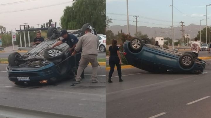 Una brutal colisión dejó un auto volcado a metros de la rotonda de Marquesado