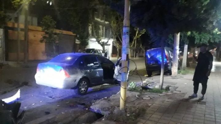 Susto en Trinidad por un triple choque en una esquina con semáforo