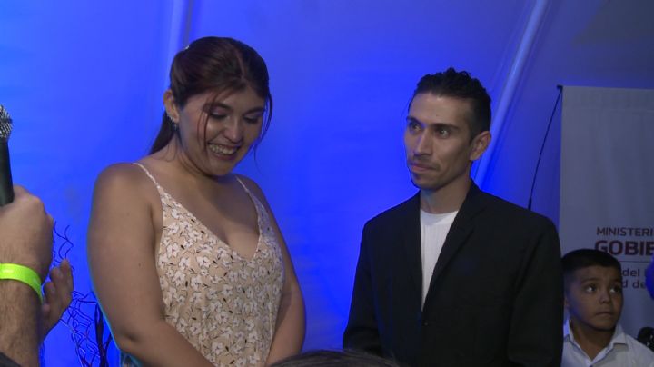 Entre flashes y aplausos, una nueva pareja sanjuanina se animó a casarse en la FNS