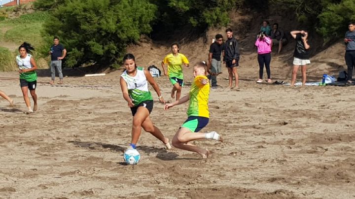 El fútbol femenino de San Juan se metió en la final de los Evita de Playa