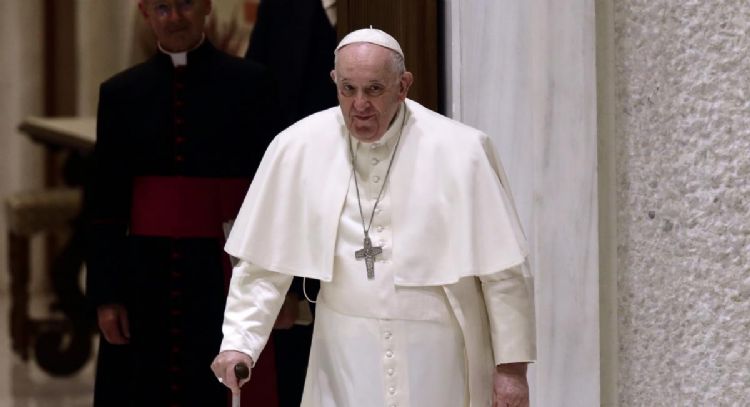 Francisco sigue mejorando y podría volver al Vaticano en cuestión de horas