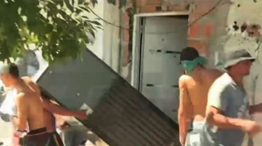 Rosario: desvalijan e incendian la casa de un presunto narco