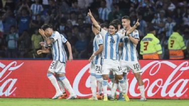 La Selección Argentina goleó a Guatemala y se clasificó a octavos