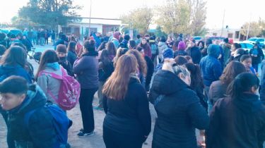 Más de 500 personas tomaron una escuela sanjuanina, piden mejoras urgentes