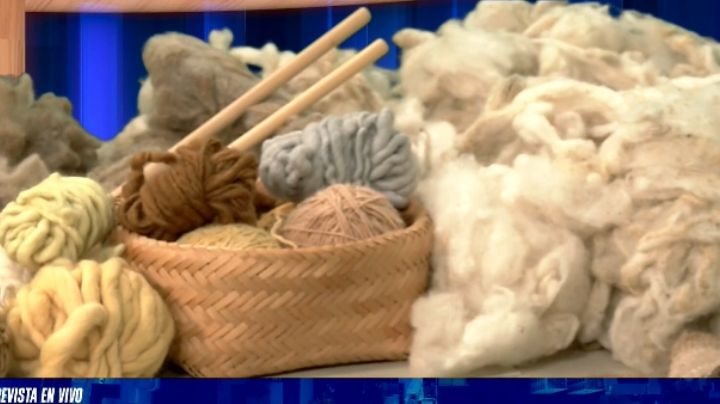 Custodios de un saber ancestral: los tejedores que enseñan a hilar, teñir y tejer al telar