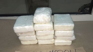 Atraparon a 3 jóvenes con más de 75 kilos de cocaína en San Juan