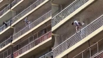 Rescataron de milagro a un nene que quedó colgando de un balcón