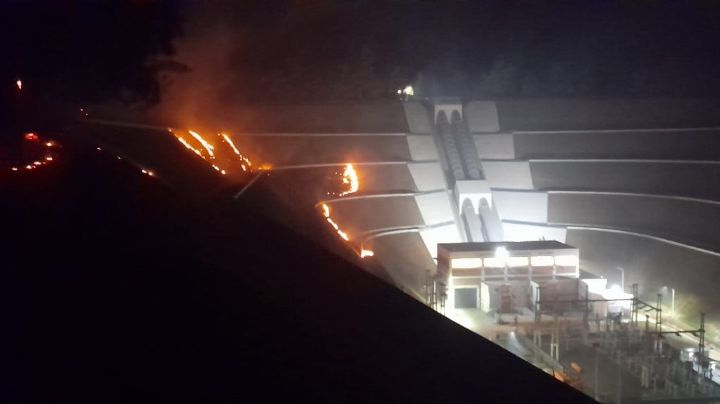 Feroz incendio cerca de la central hidroeléctrica de Ullum