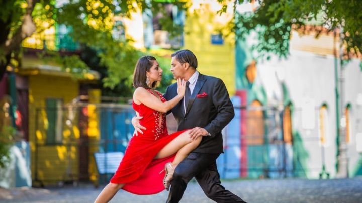 Mirá en que plazas estará el taller de tango y folclore de la UNSJ