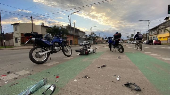 Un motociclista se fracturó luego de un siniestro vial en Capital