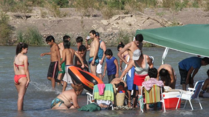 Gobierno sale otra vez a la carga para que la gente no se bañe en el río